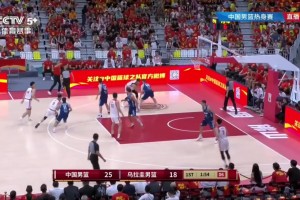 自信出手！焦泊乔低位持球单打，翻身后仰中投命中！