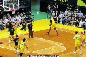比利亚雷亚尔vs马德里竞技直播在线_比利亚雷亚尔vs马德里竞技在线直播观看免费_比利亚雷亚尔vs马德里竞技直播回放降维打击！霍华德台湾省名人赛的最新表现！ 跟玩一样...